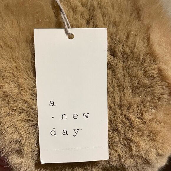 Nwt FAUX FUR COWL SNOOD NECK WARMER INFINITY SCARF IN MAPLE SYRUP A NEW DAY - Picture 4 of 6
